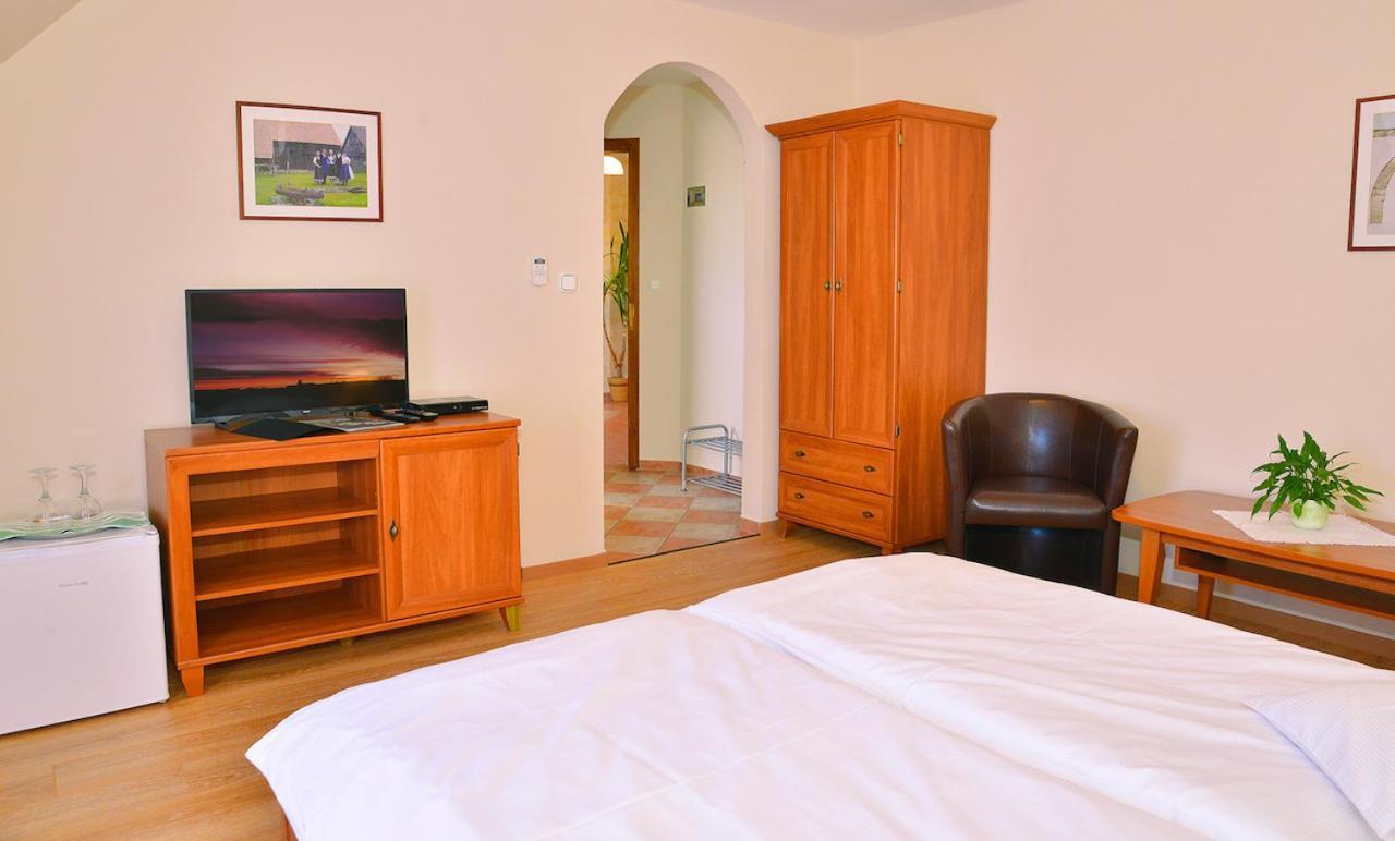 Hegykő Nyerges Vendegfogado Bed & Breakfast エクステリア 写真