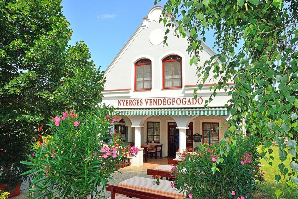 Hegykő Nyerges Vendegfogado Bed & Breakfast エクステリア 写真